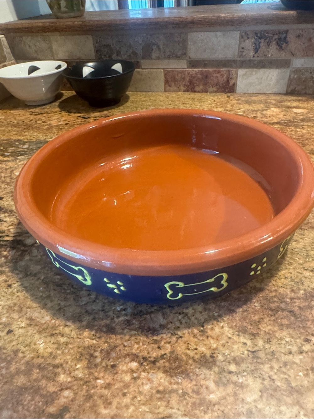 Alfareria Luis Jimenez Hand-Painted Dog Bowl - Terracotta with YELLOW bones